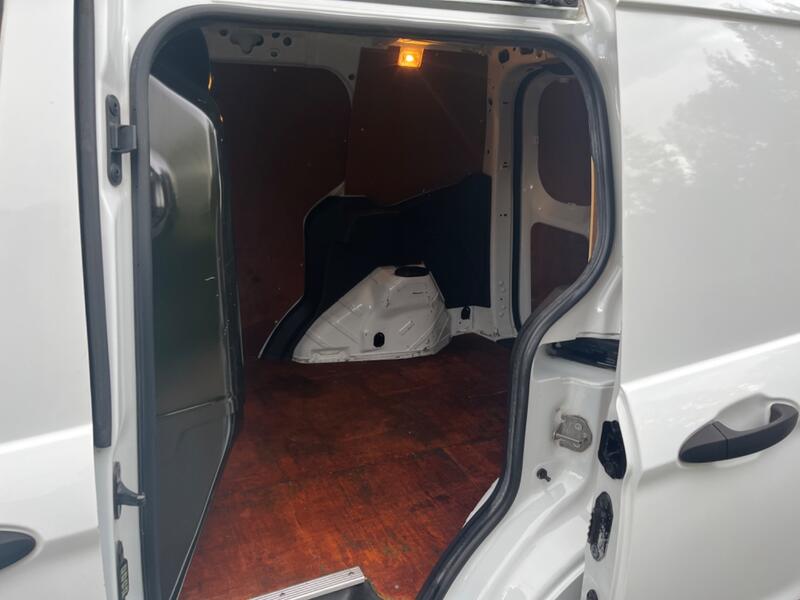 FORD TRANSIT COURIER