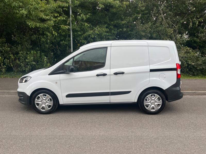 FORD TRANSIT COURIER