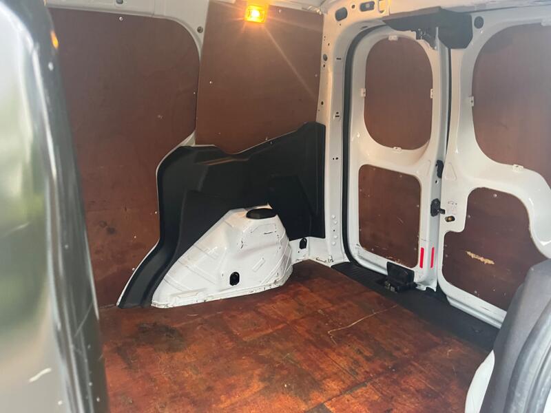 FORD TRANSIT COURIER