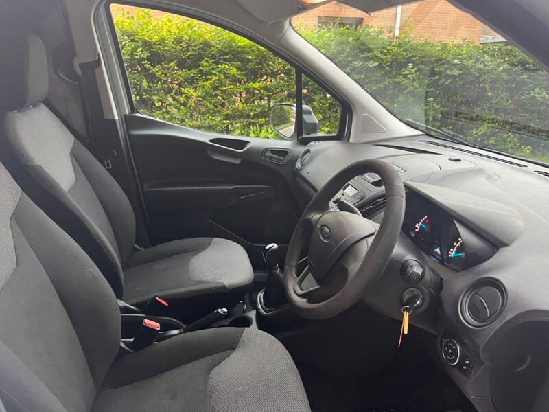FORD TRANSIT COURIER