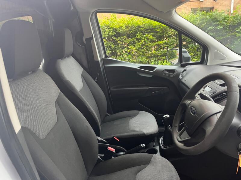 FORD TRANSIT COURIER
