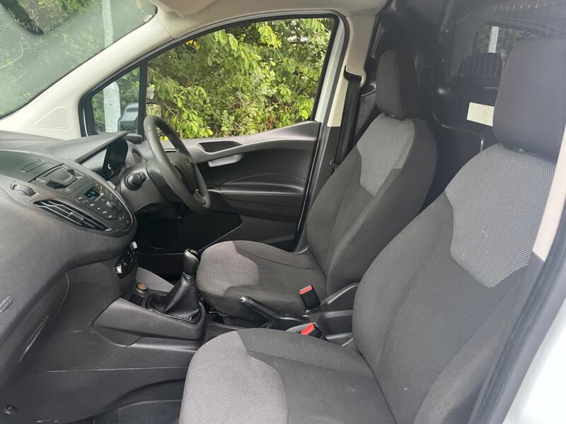 FORD TRANSIT COURIER