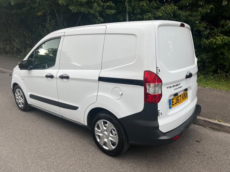 FORD TRANSIT COURIER