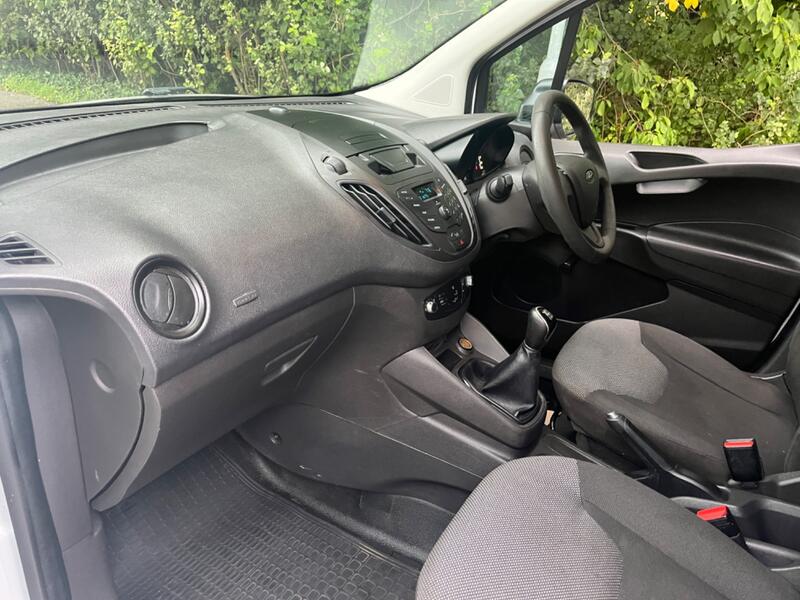 FORD TRANSIT COURIER