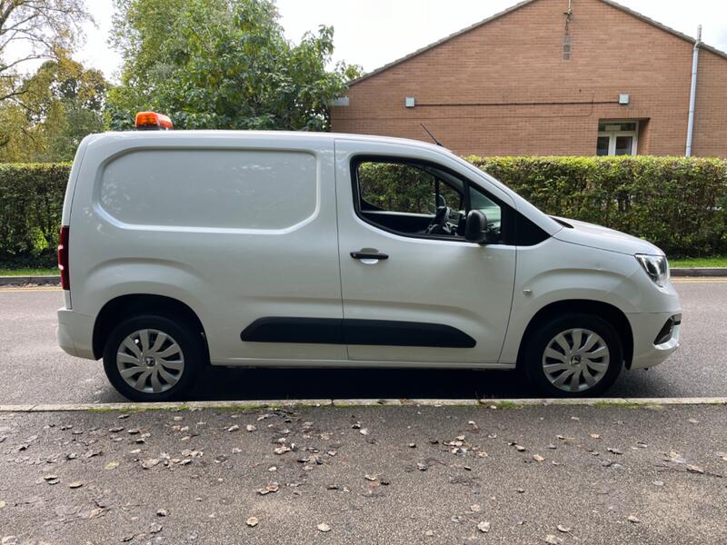 View VAUXHALL COMBO 1.6 Turbo D 2300 Sportive