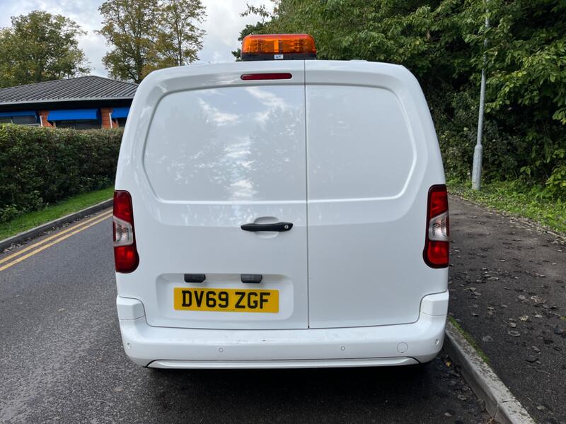 View VAUXHALL COMBO 1.6 Turbo D 2300 Sportive