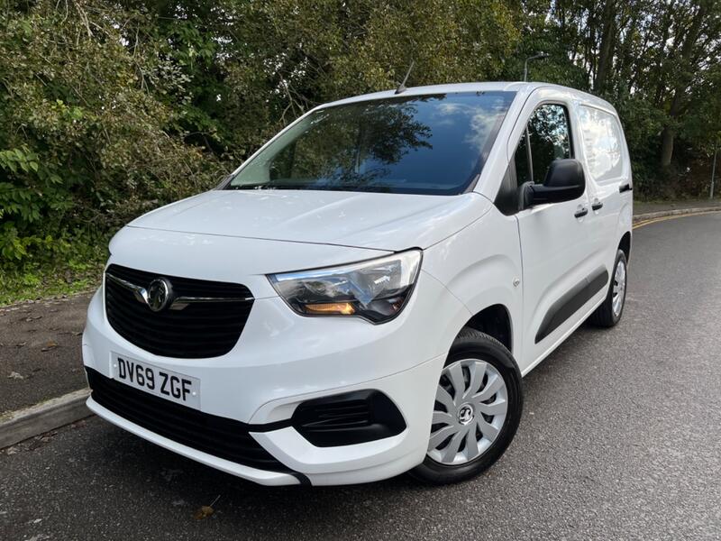 View VAUXHALL COMBO 1.6 Turbo D 2300 Sportive