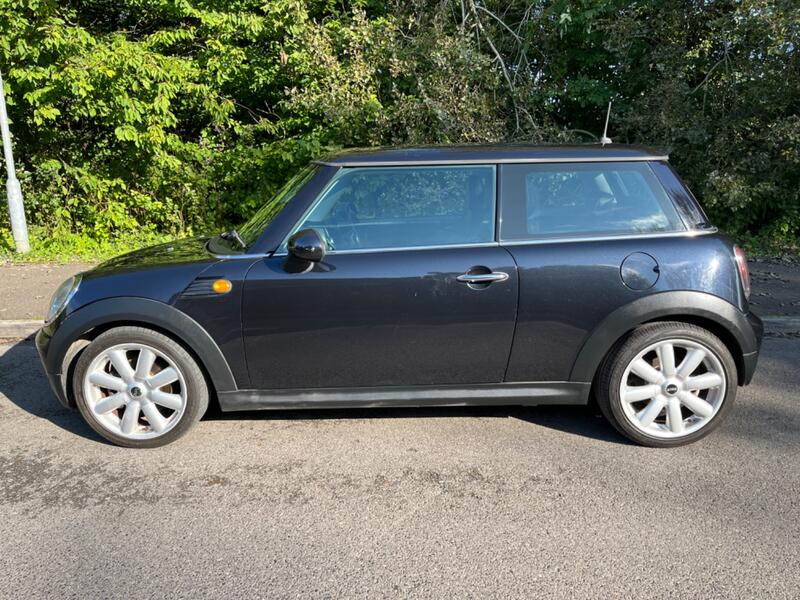 MINI HATCH