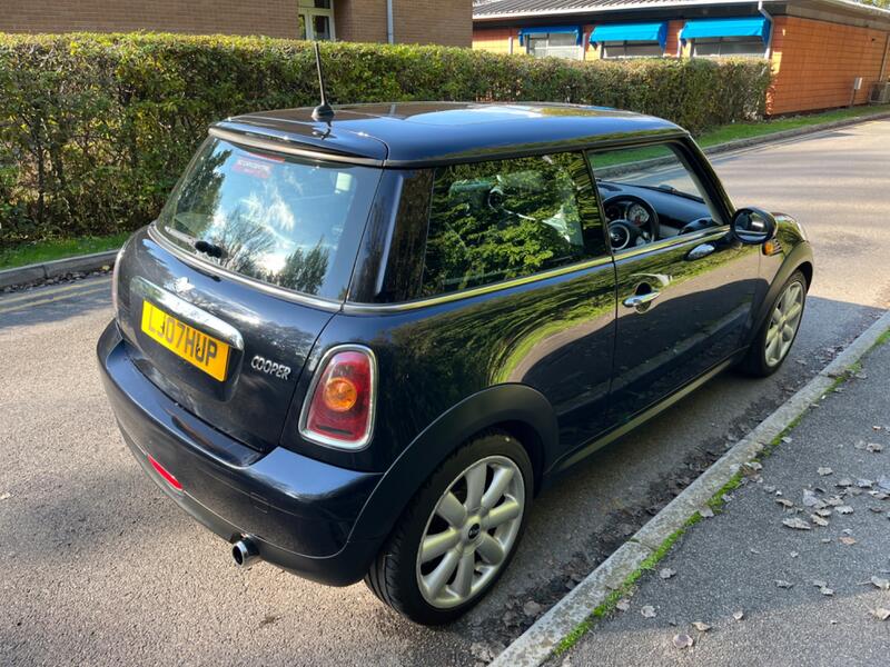 MINI HATCH