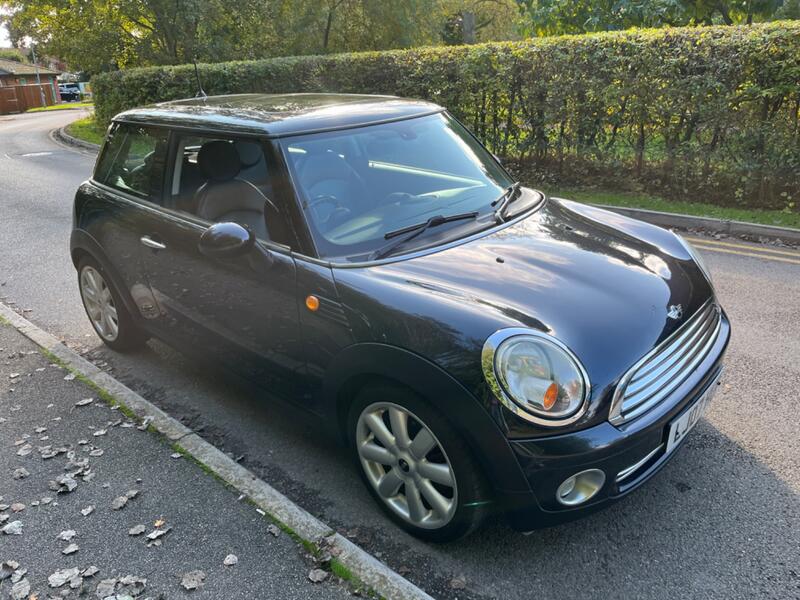 MINI HATCH