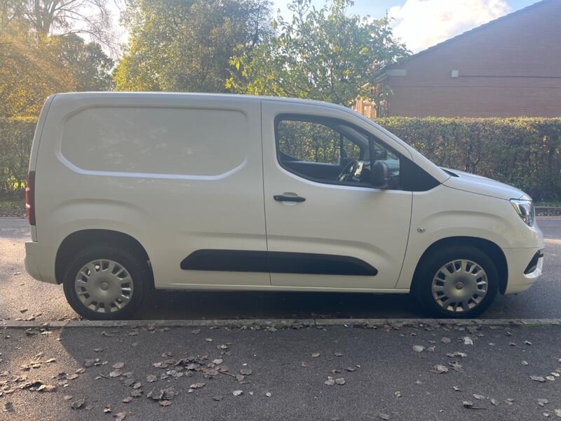 View VAUXHALL COMBO 1.6 Turbo D 2300 Sportive