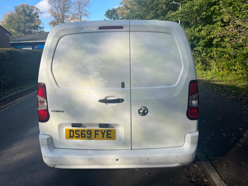 View VAUXHALL COMBO 1.6 Turbo D 2300 Sportive
