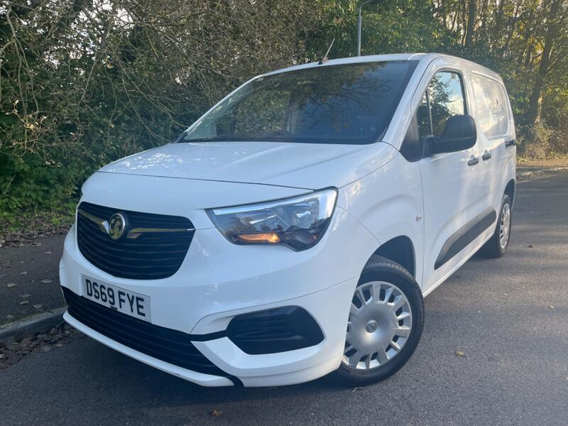 View VAUXHALL COMBO 1.6 Turbo D 2300 Sportive