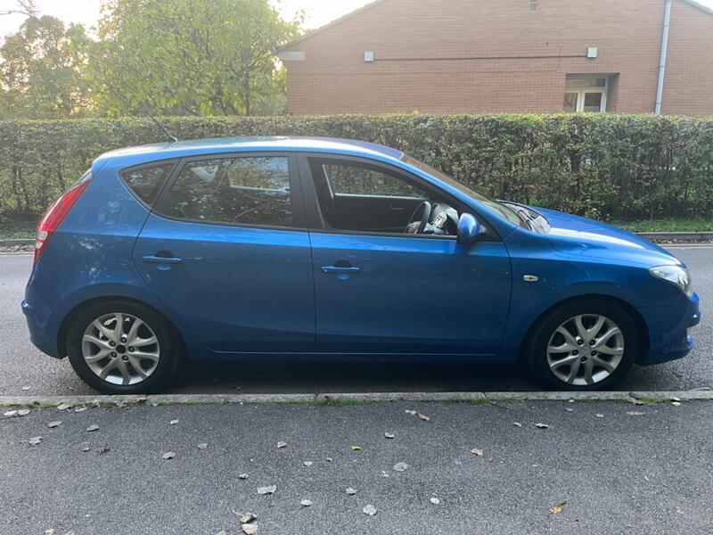 View HYUNDAI I30 1.4 ES