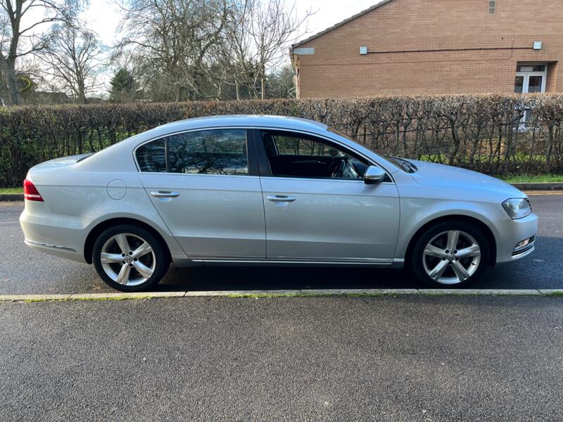 View VOLKSWAGEN PASSAT 2.0 TDI BlueMotion Tech SE