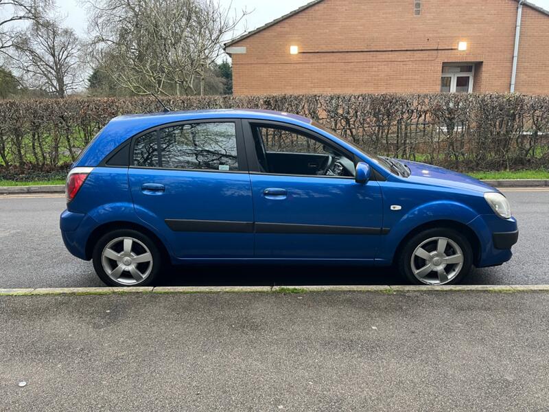 View KIA RIO 1.5 CRDi LX