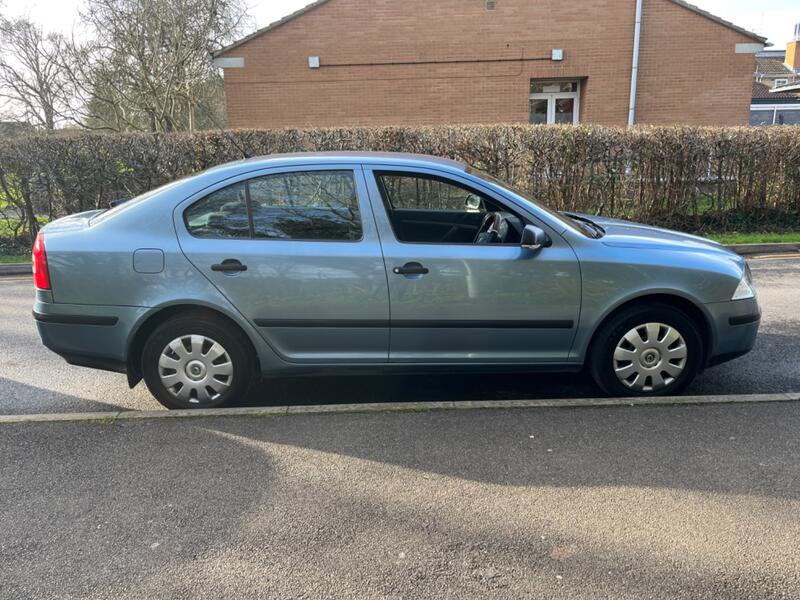View SKODA OCTAVIA 1.6 FSI Classic