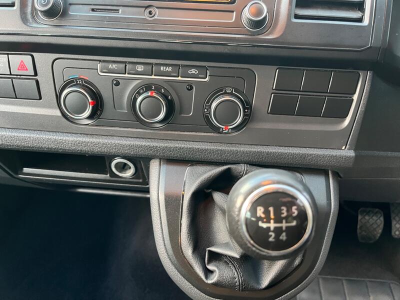 VOLKSWAGEN TRANSPORTER