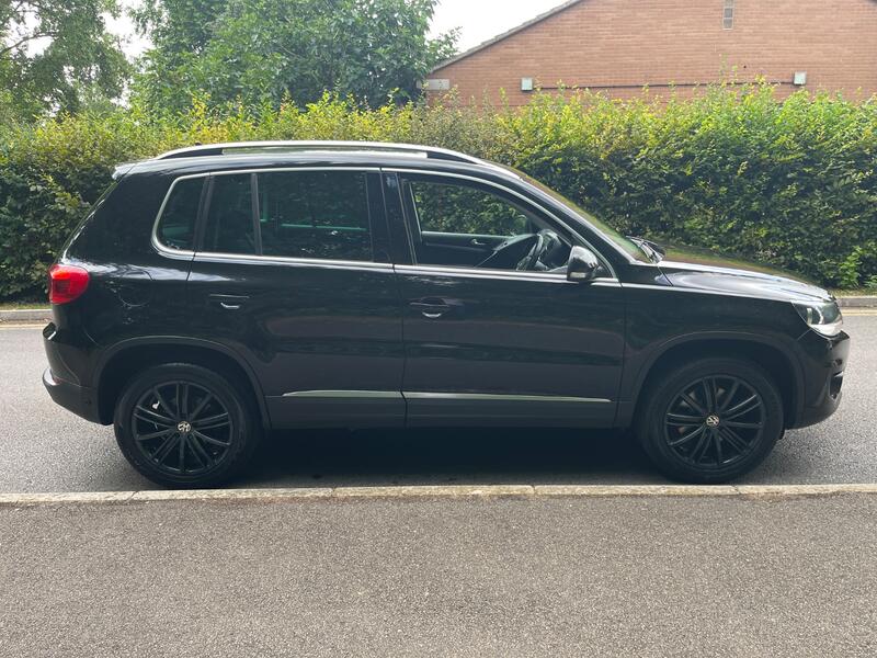 View VOLKSWAGEN TIGUAN 2.0 TDI BlueMotion Tech Match Edition