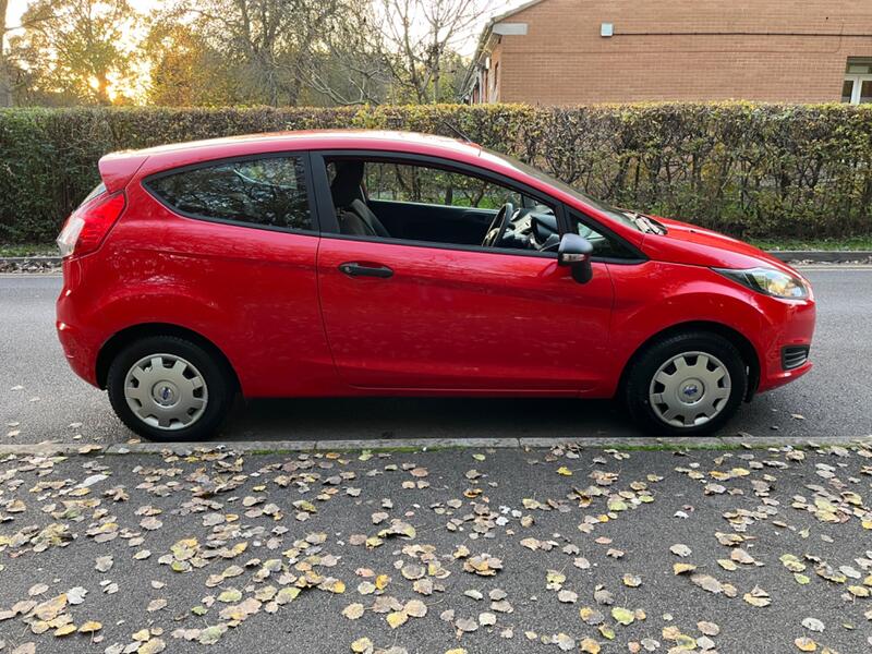 View FORD FIESTA 1.3 Studio